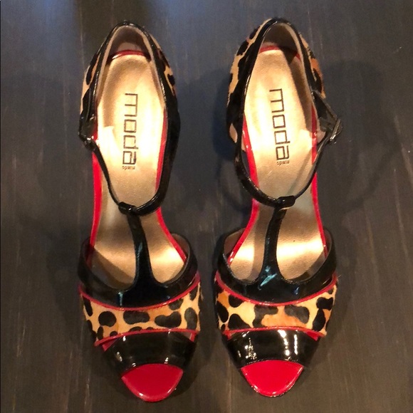 Moda Spana Leopard Pumps - Picture 1 of 4